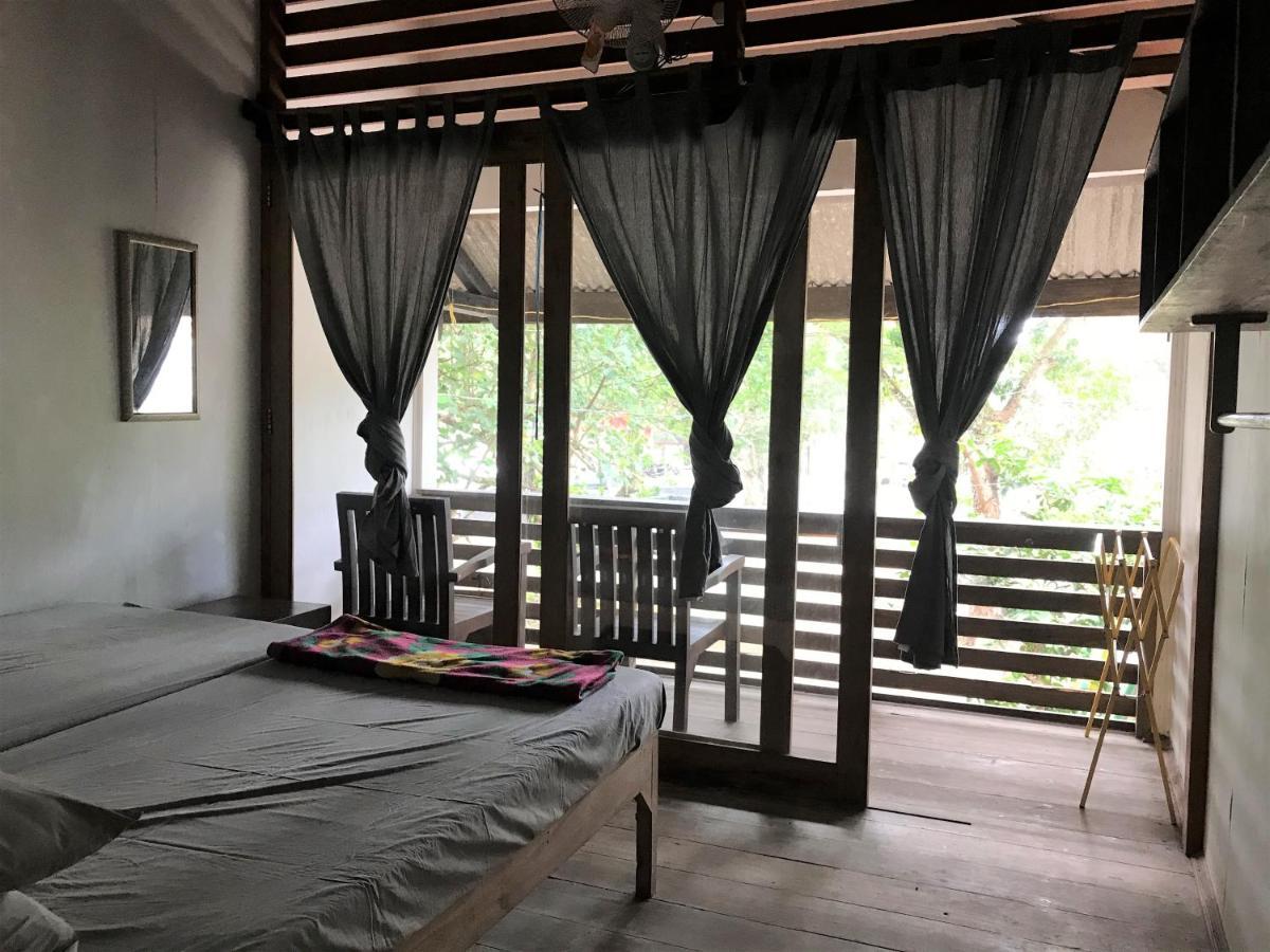 Bk Homestay, バツカラス エクステリア 写真